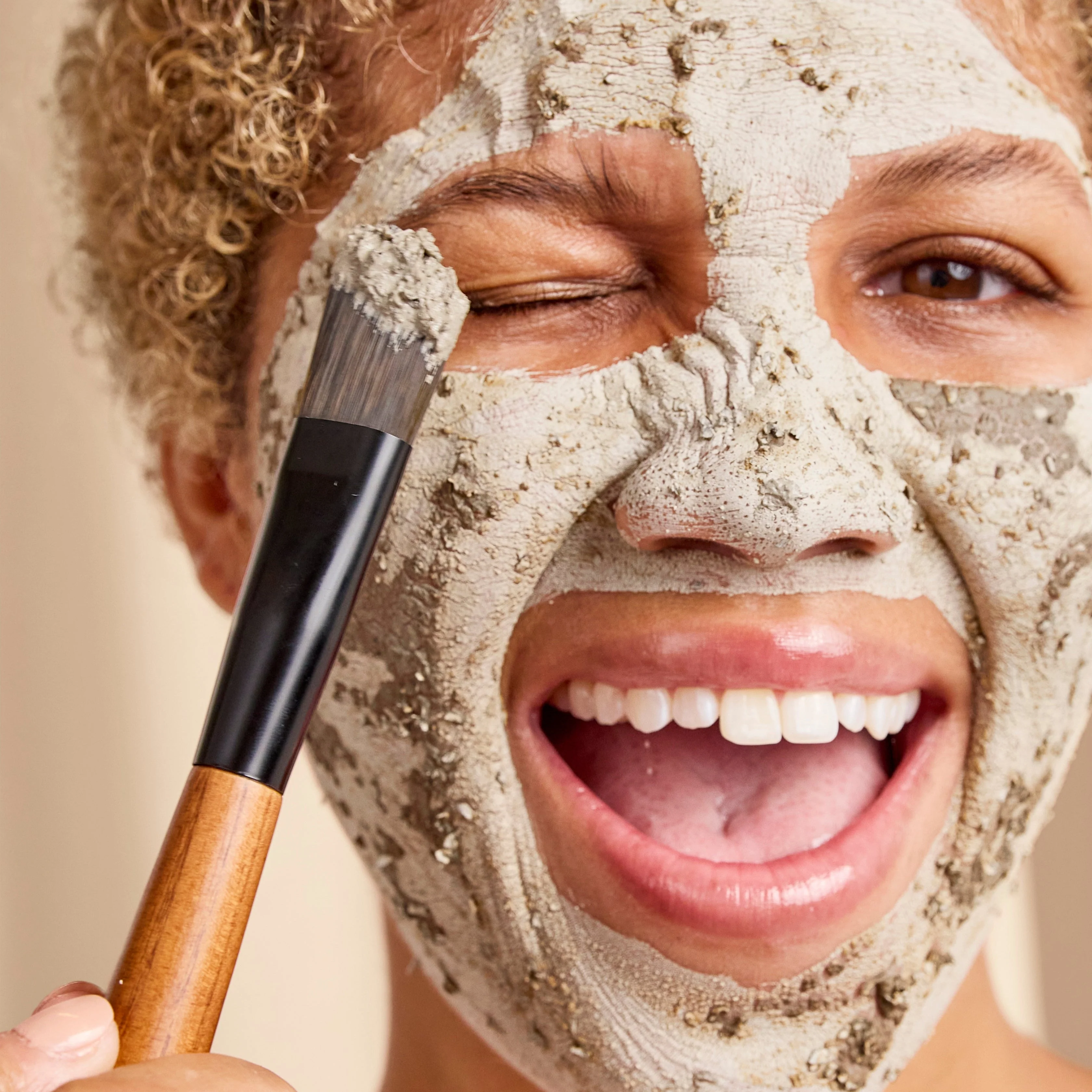 Charcoal Pore Minimising Mask - Image 5