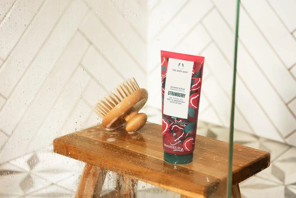 Strawberry Shower Scrub - Image 3
